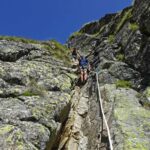 Il caminetto attrezzato poco sotto al Rifugio Dalmazzi (2584 m).